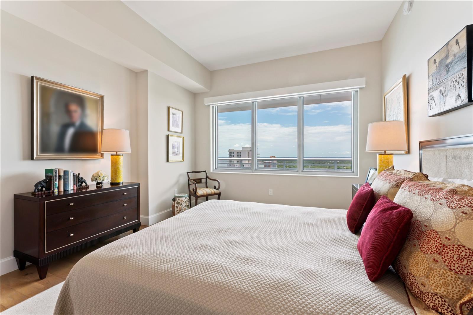 VIRAGE BAYSHORE - Residential