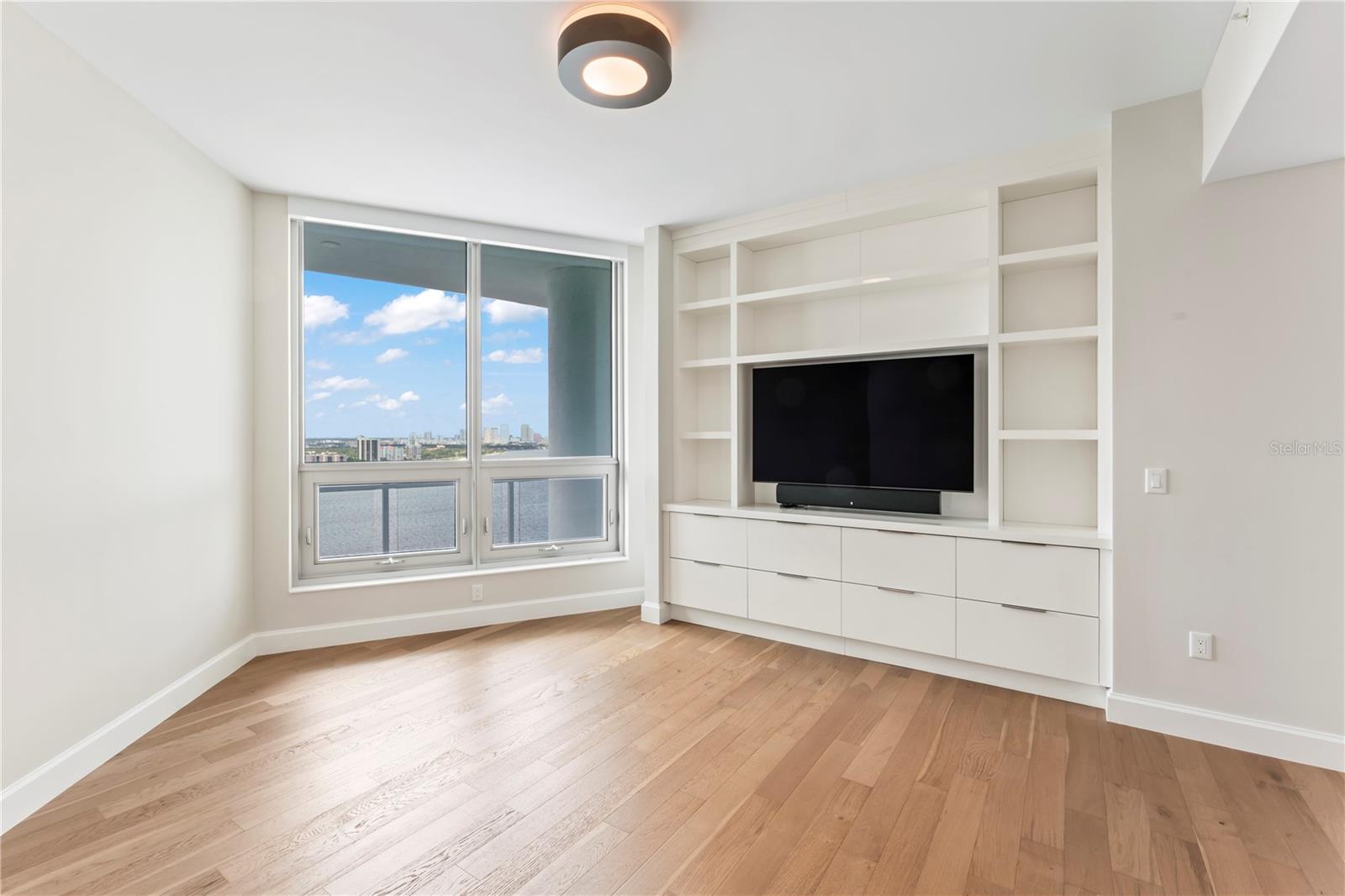 VIRAGE BAYSHORE - Residential