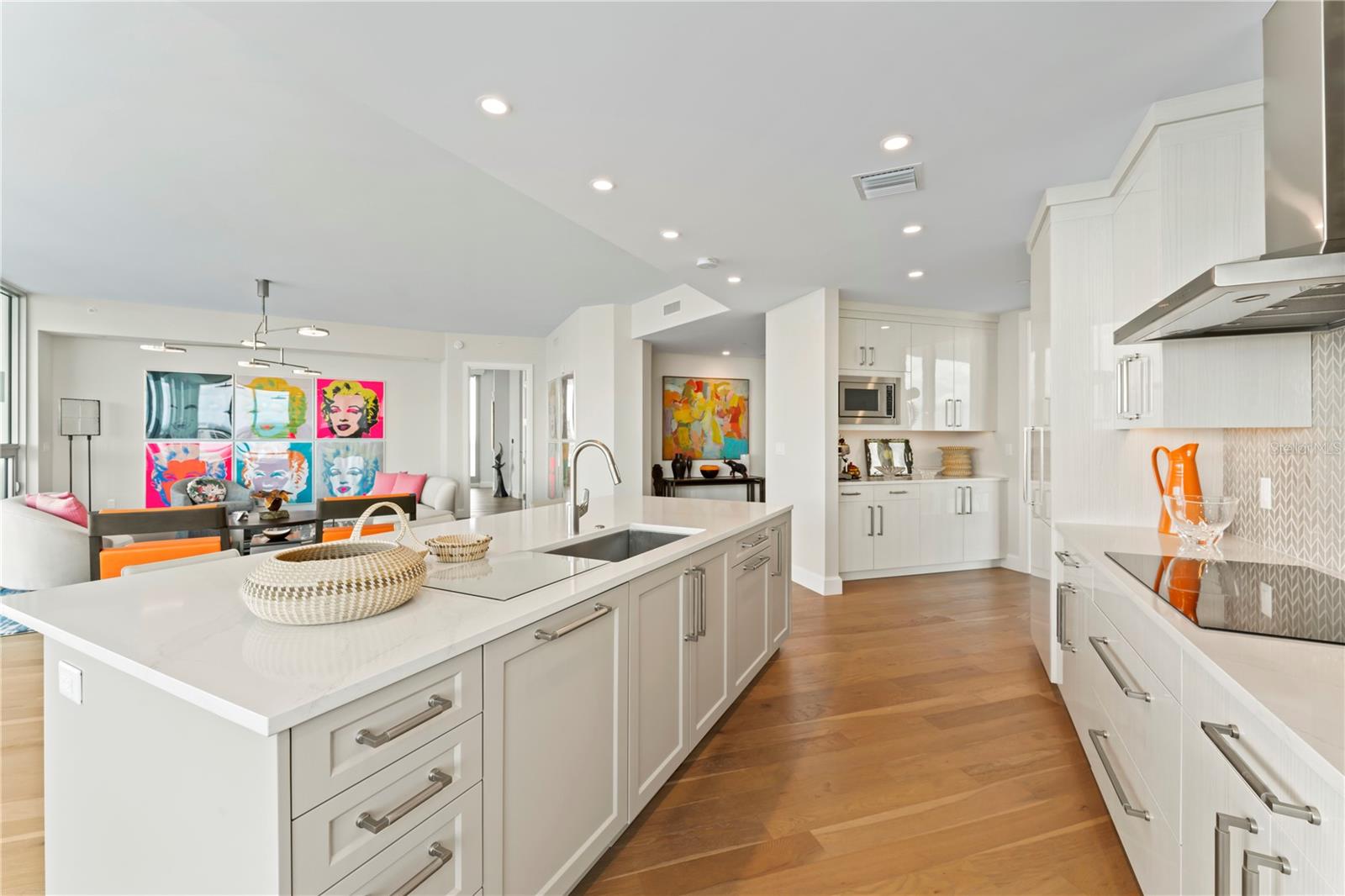 VIRAGE BAYSHORE - Residential