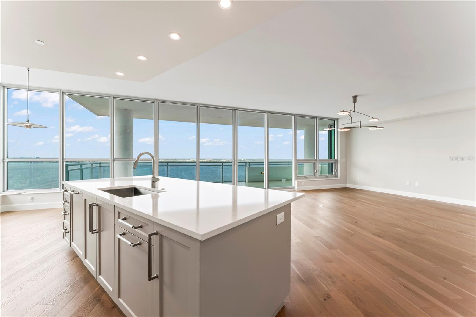 VIRAGE BAYSHORE - Residential