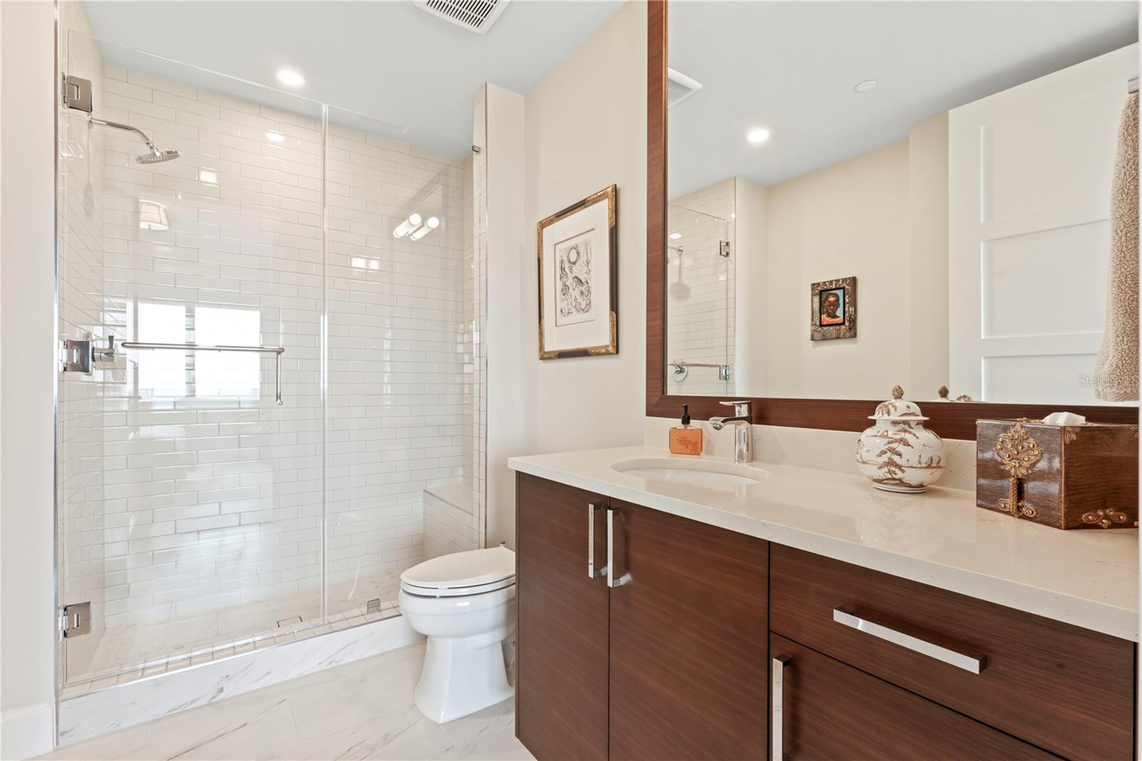 VIRAGE BAYSHORE - Residential