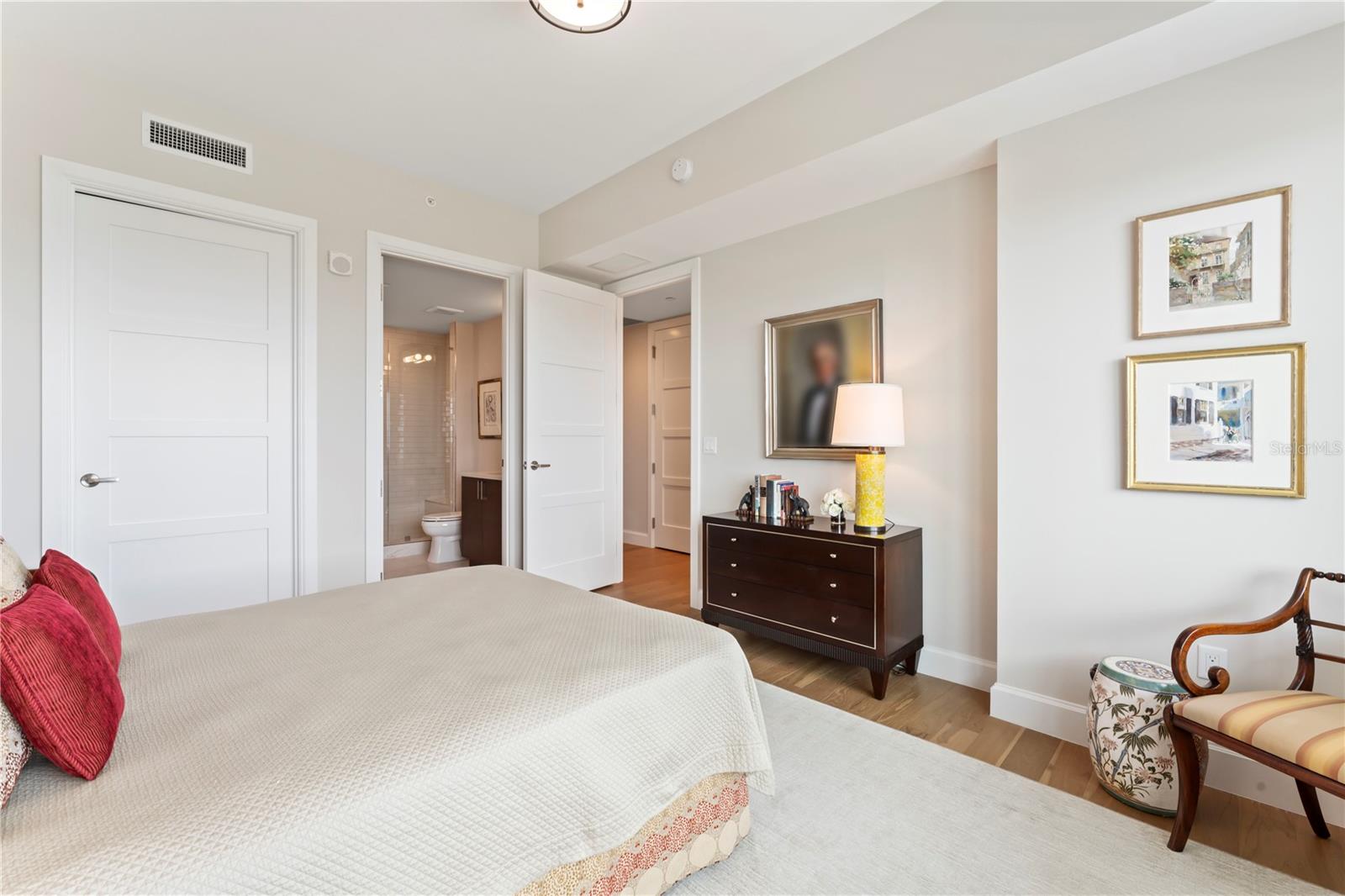 VIRAGE BAYSHORE - Residential