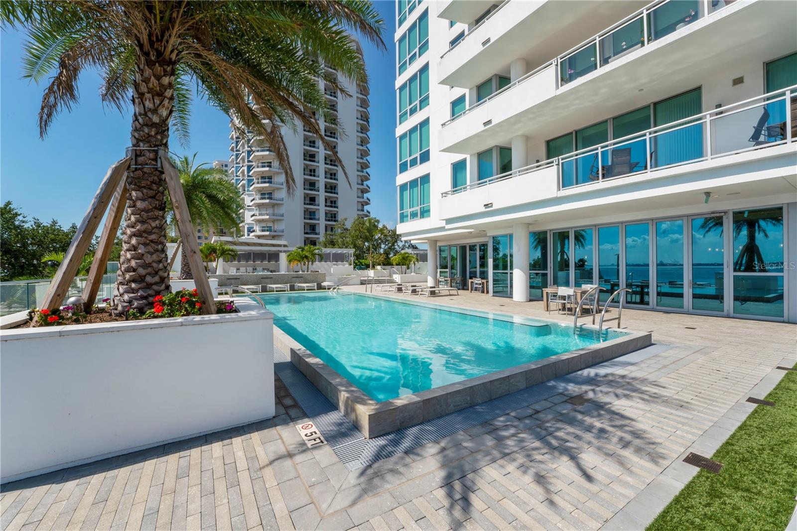 VIRAGE BAYSHORE - Residential