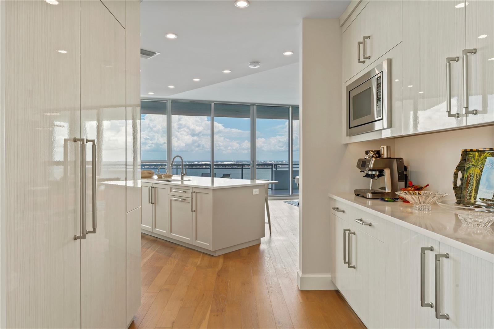 VIRAGE BAYSHORE - Residential