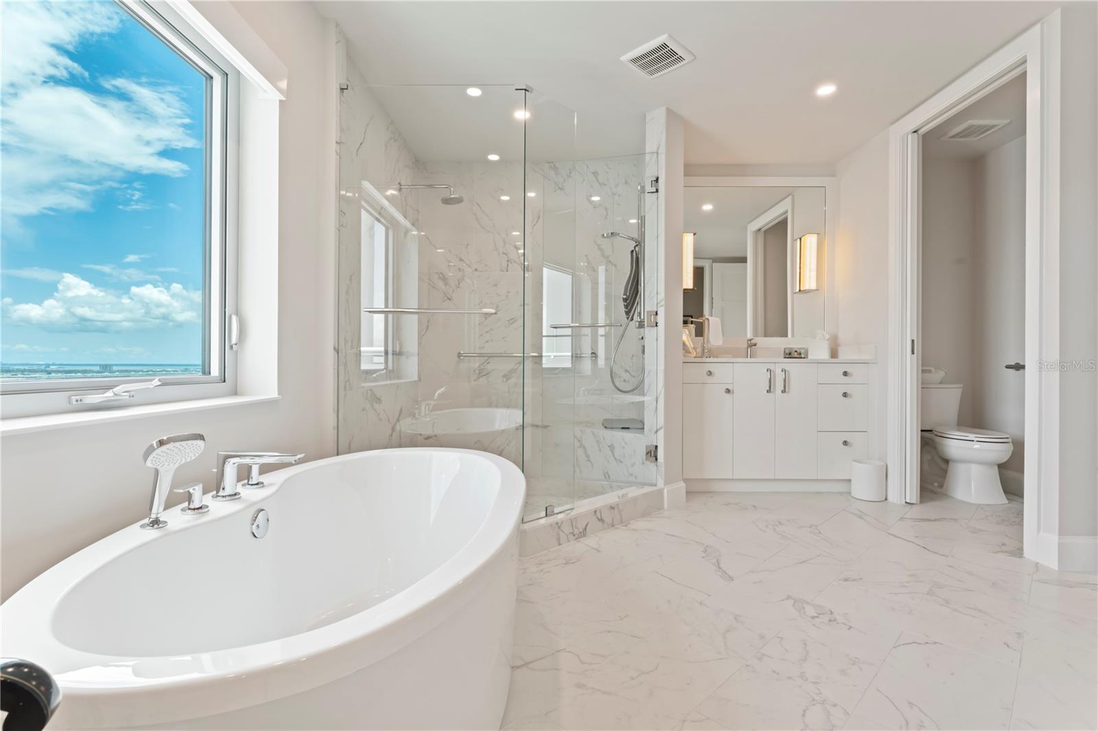 VIRAGE BAYSHORE - Residential