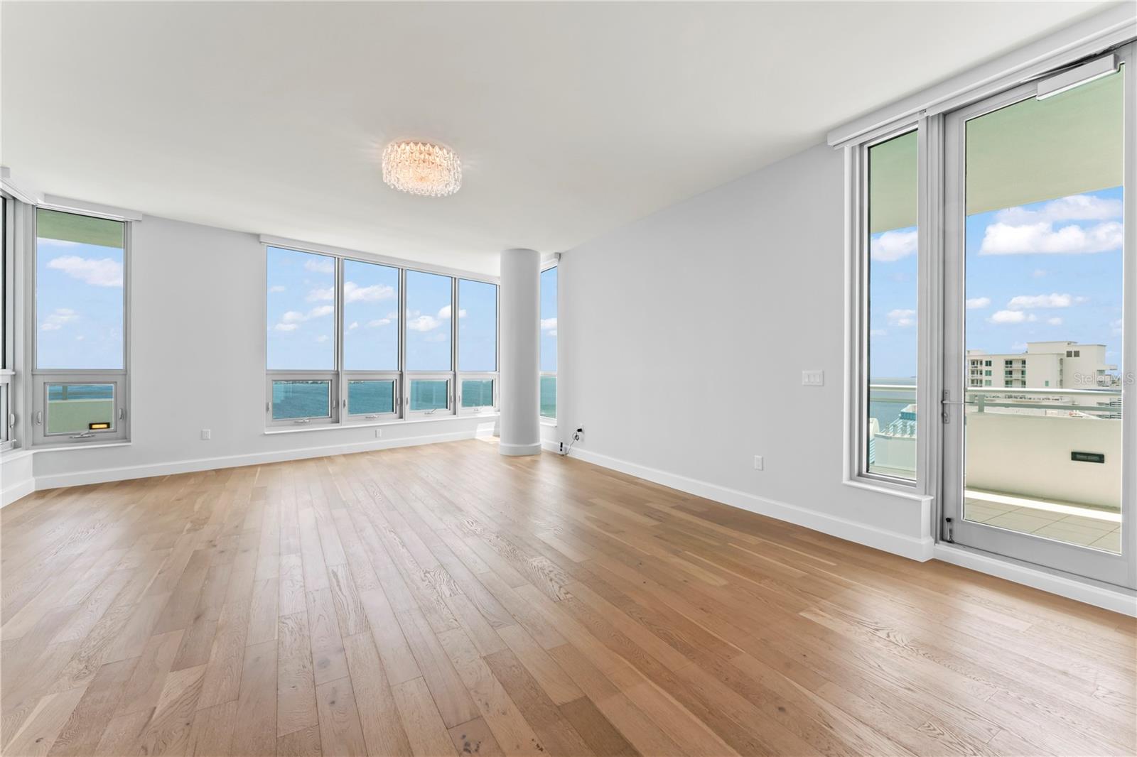 VIRAGE BAYSHORE - Residential