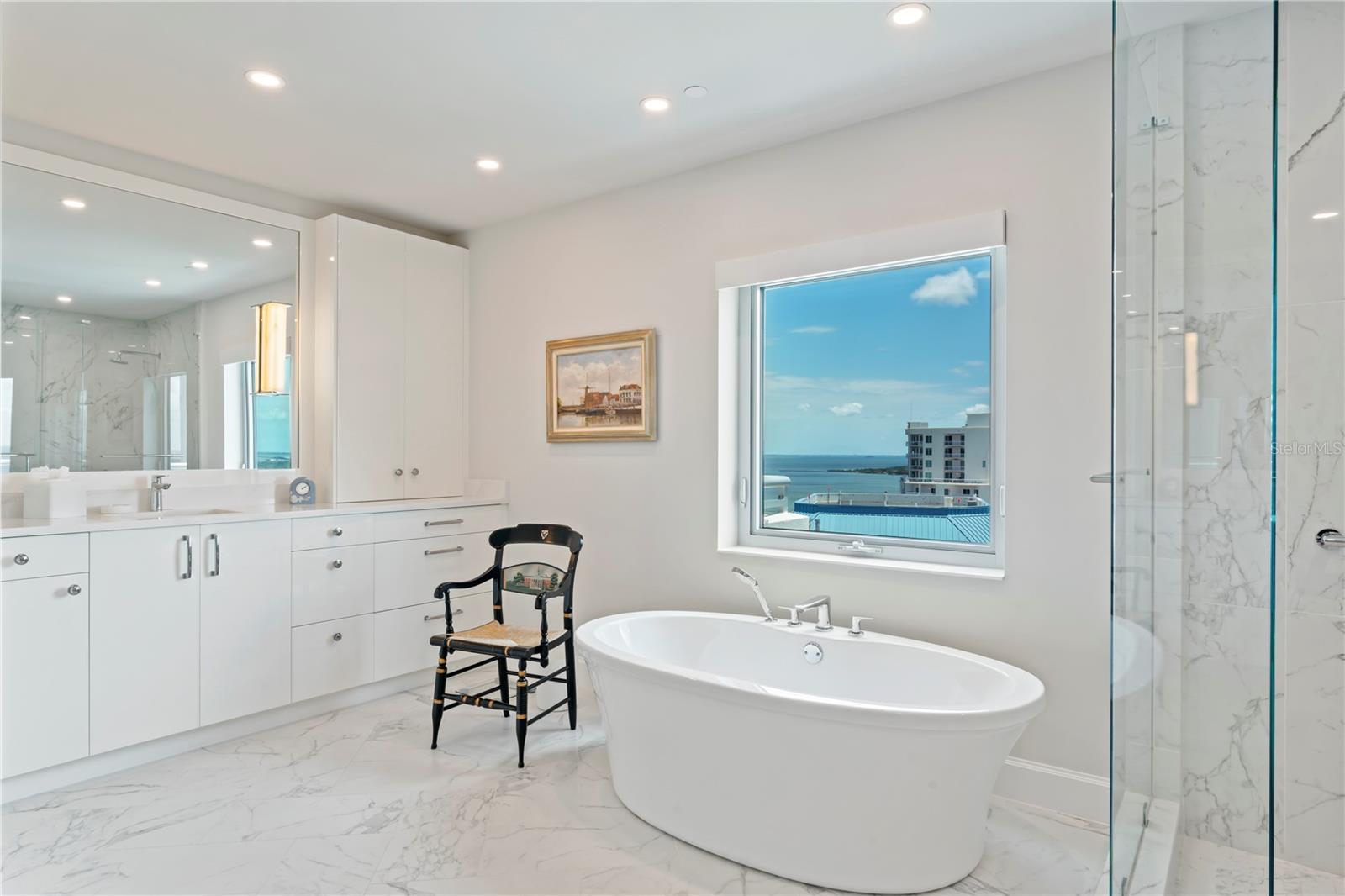 VIRAGE BAYSHORE - Residential