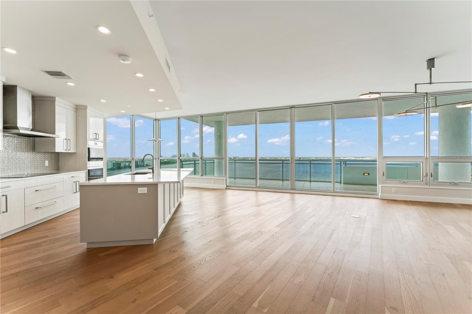 VIRAGE BAYSHORE - Residential