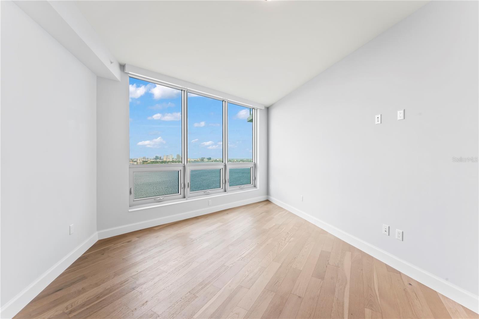 VIRAGE BAYSHORE - Residential