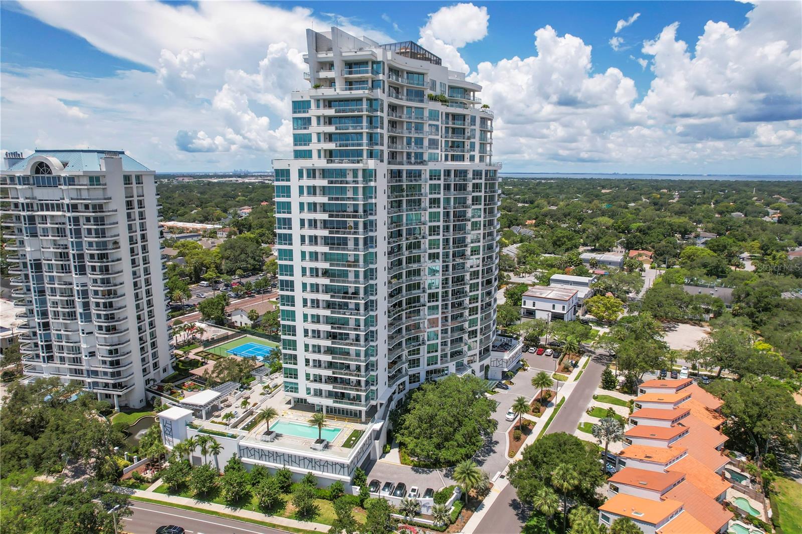 VIRAGE BAYSHORE - Residential