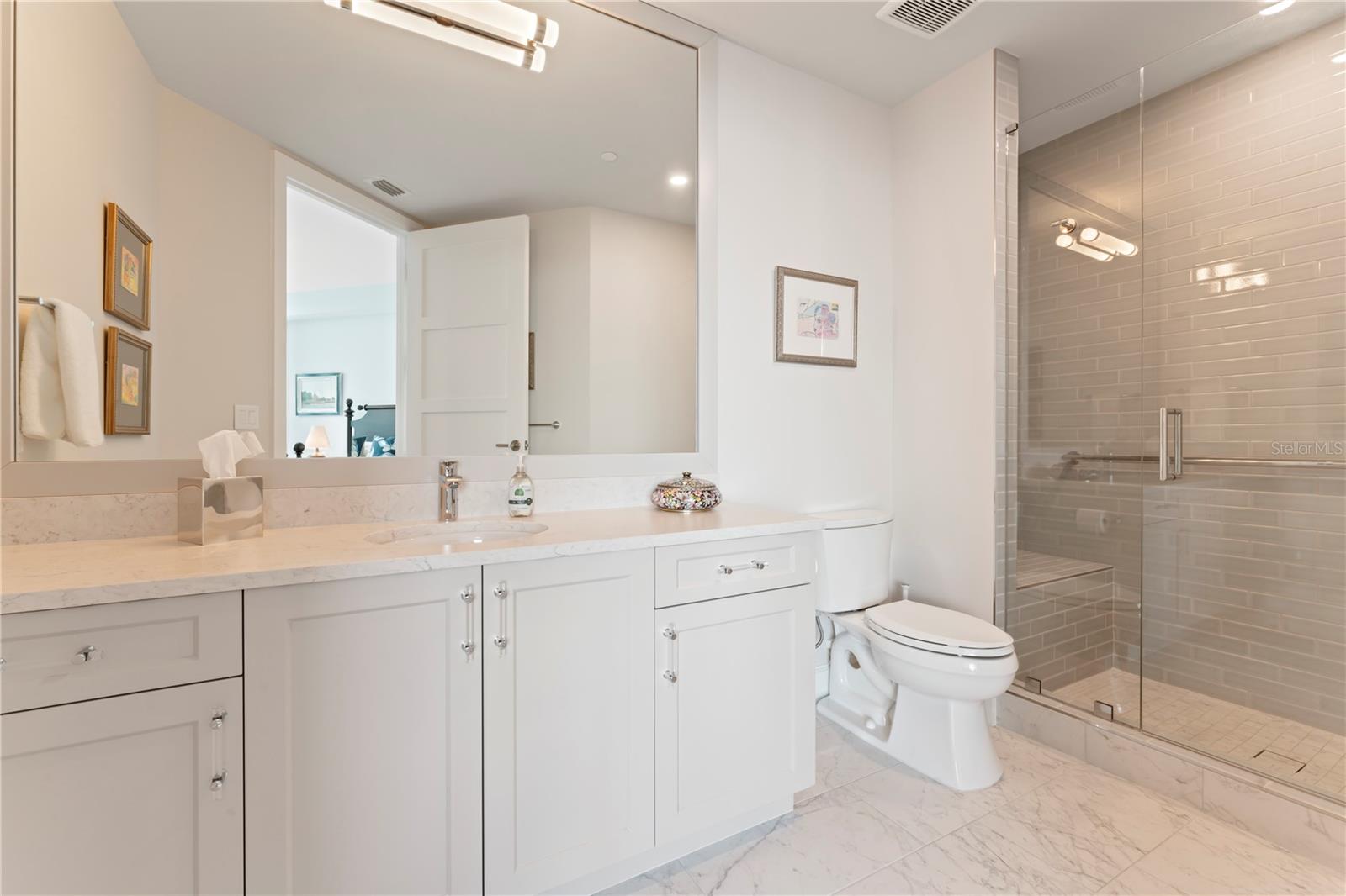 VIRAGE BAYSHORE - Residential