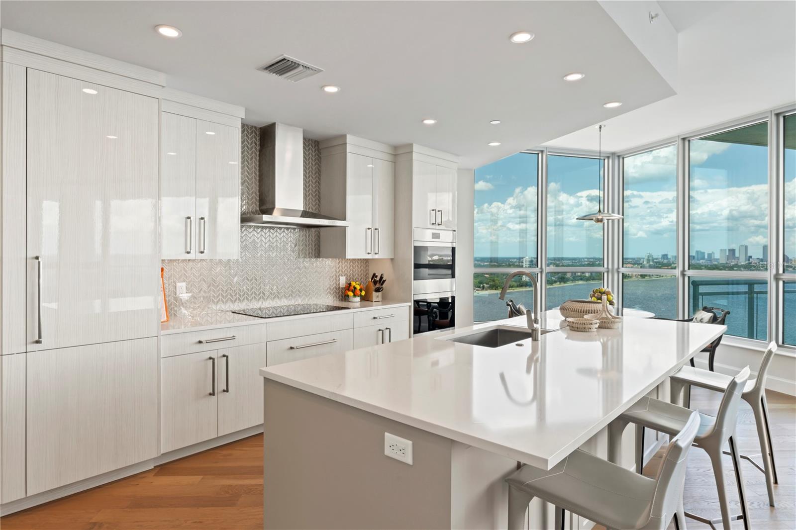 VIRAGE BAYSHORE - Residential