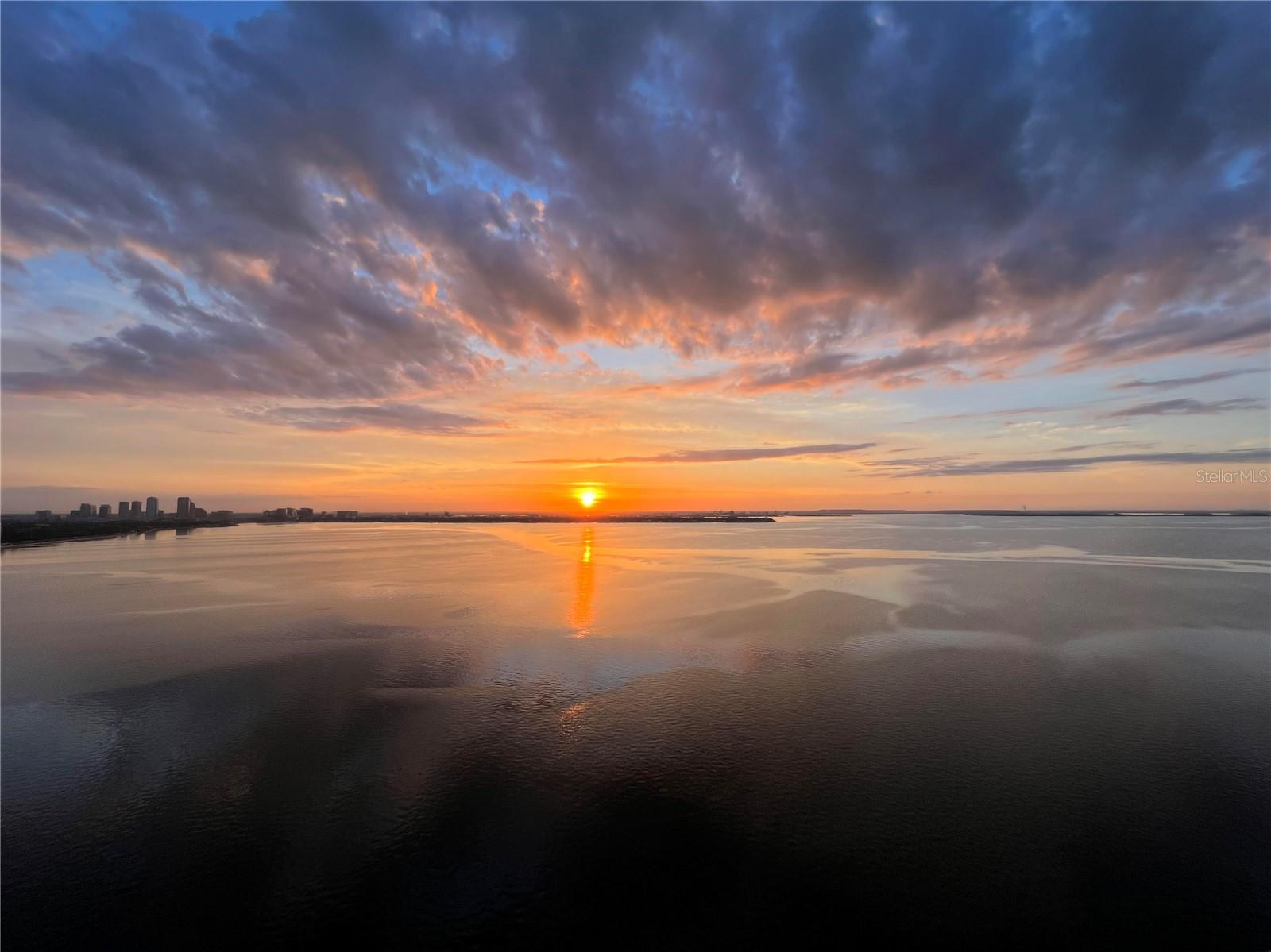 VIRAGE BAYSHORE - Residential