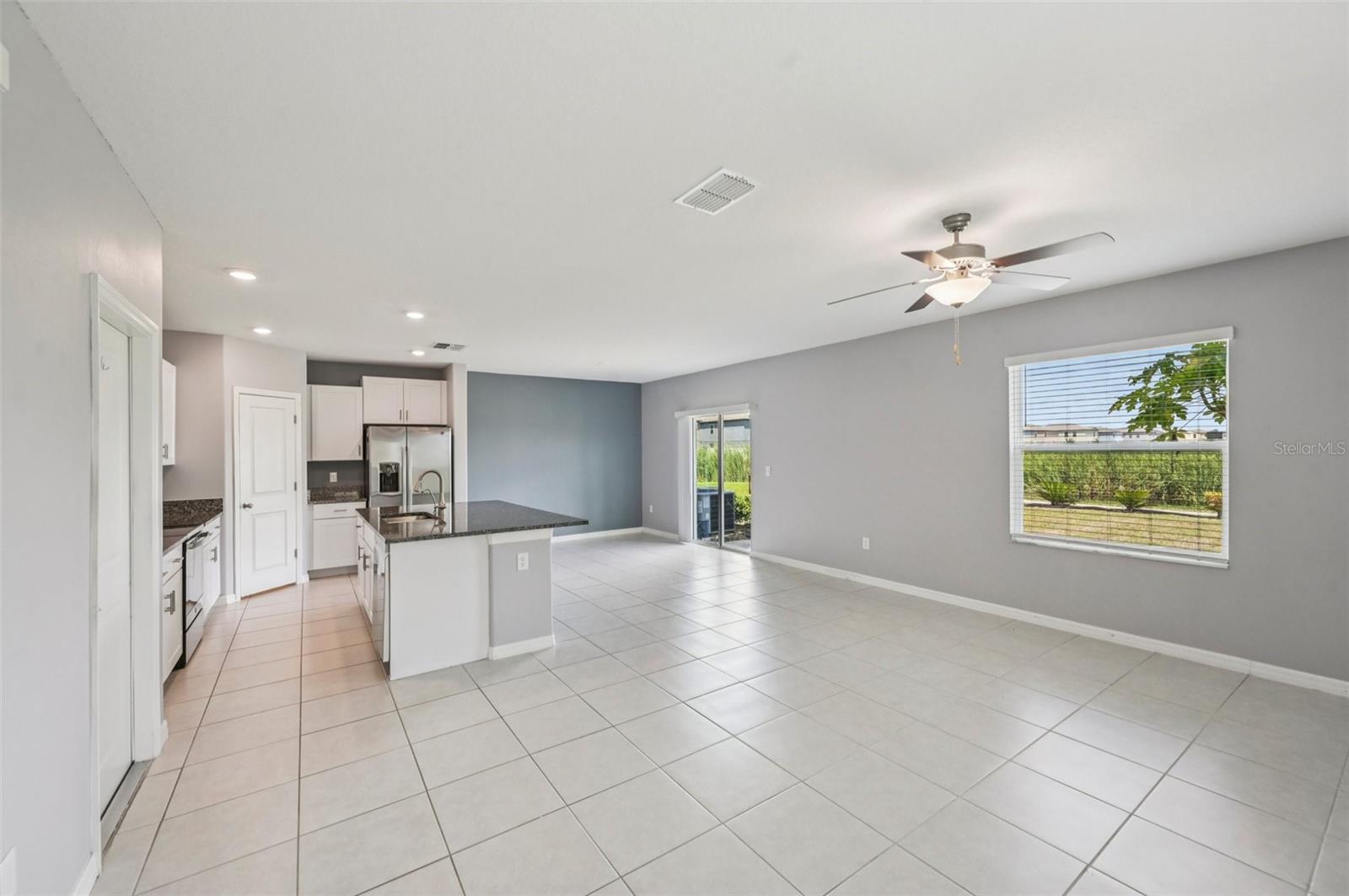 582 ROYAL EMPRESS DR