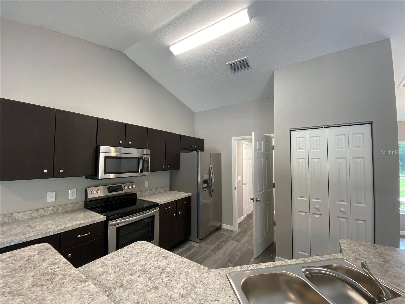 MARION OAKS UN 9 - Residential Lease