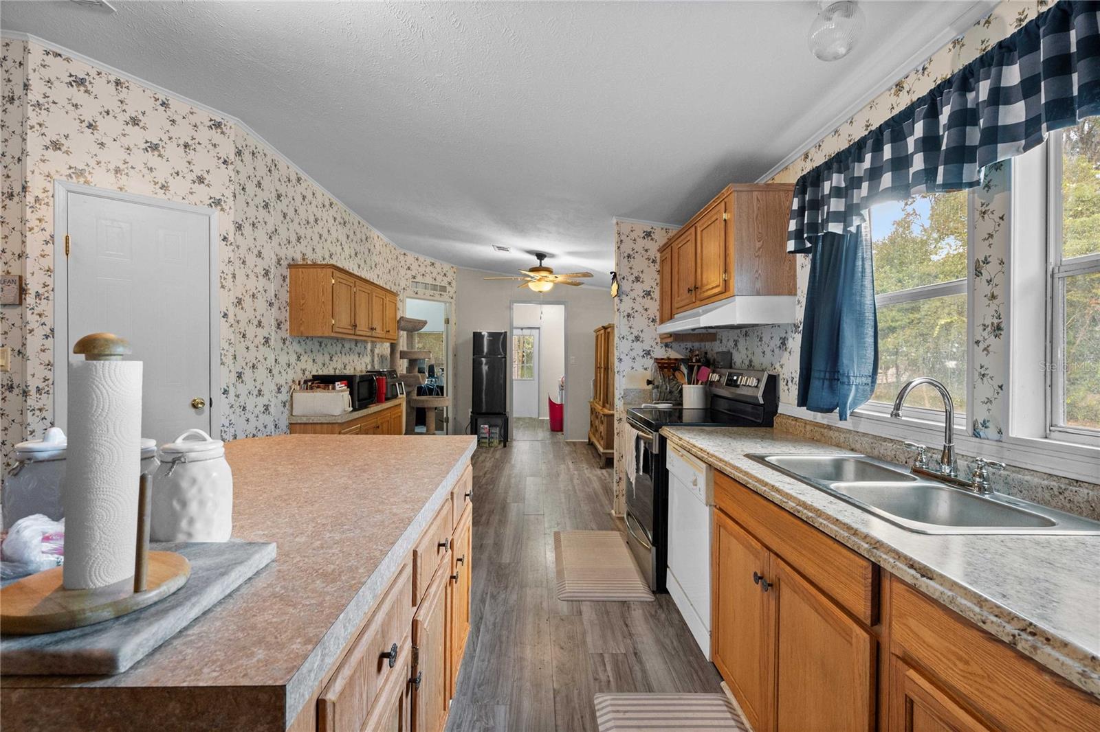 ZEPHYRHILLS COLONY CO - Residential