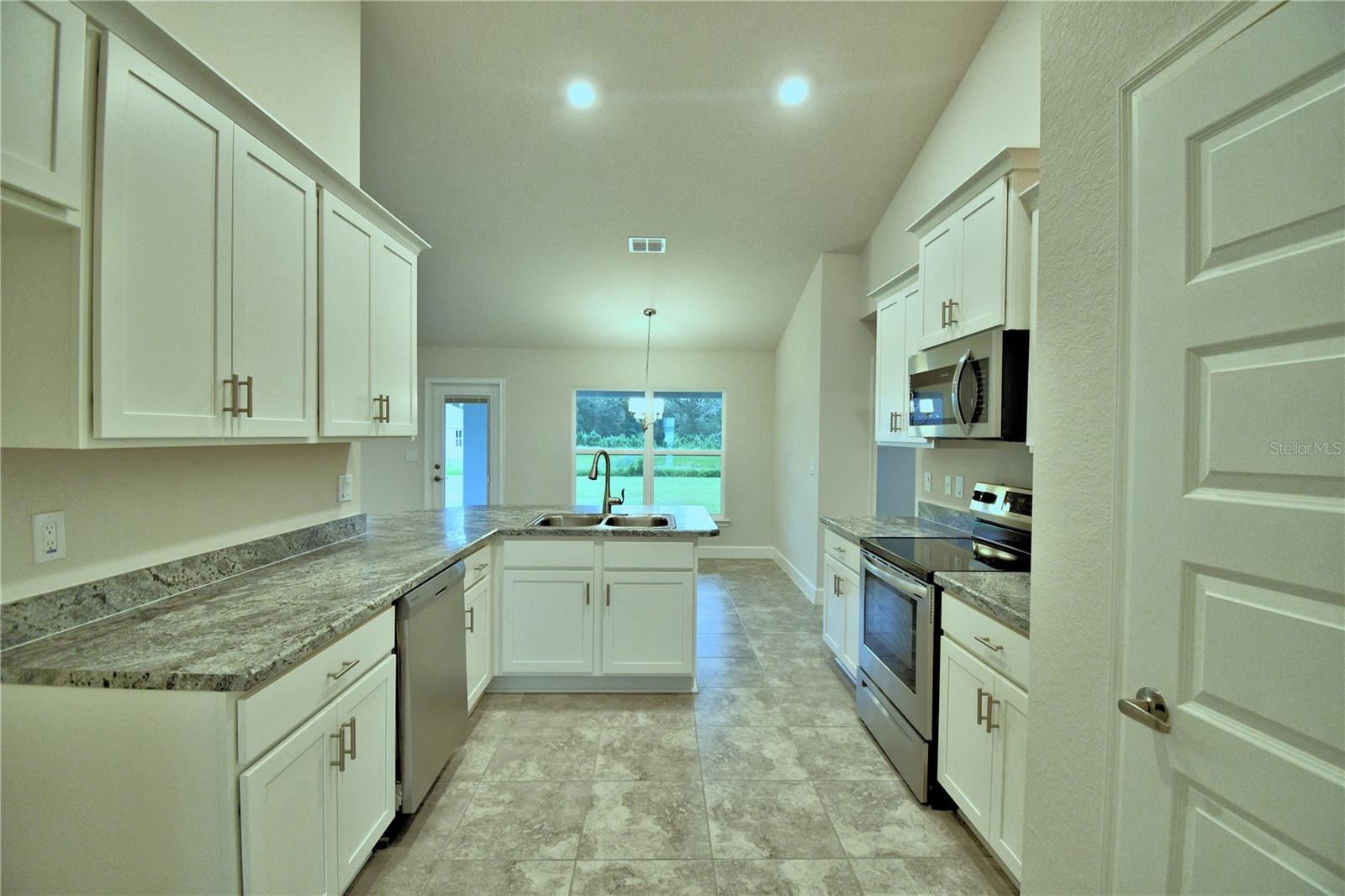 HICKORY RIDGE ESTATES - Residential