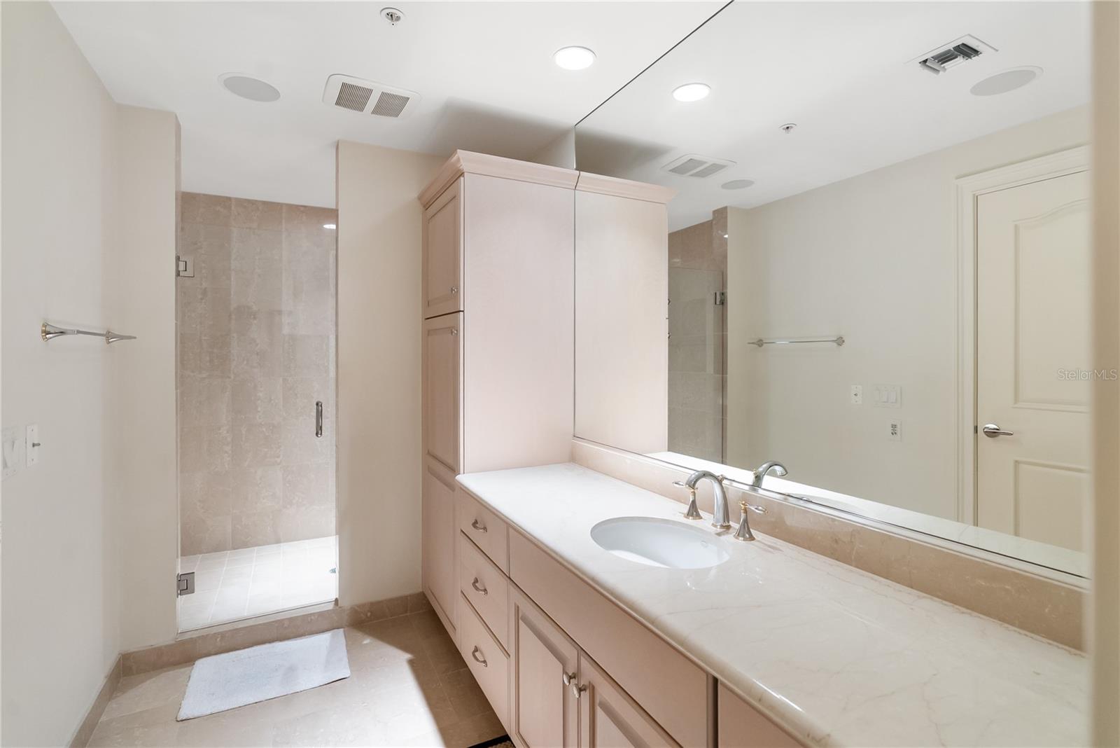 THE RESIDENCES - Residential