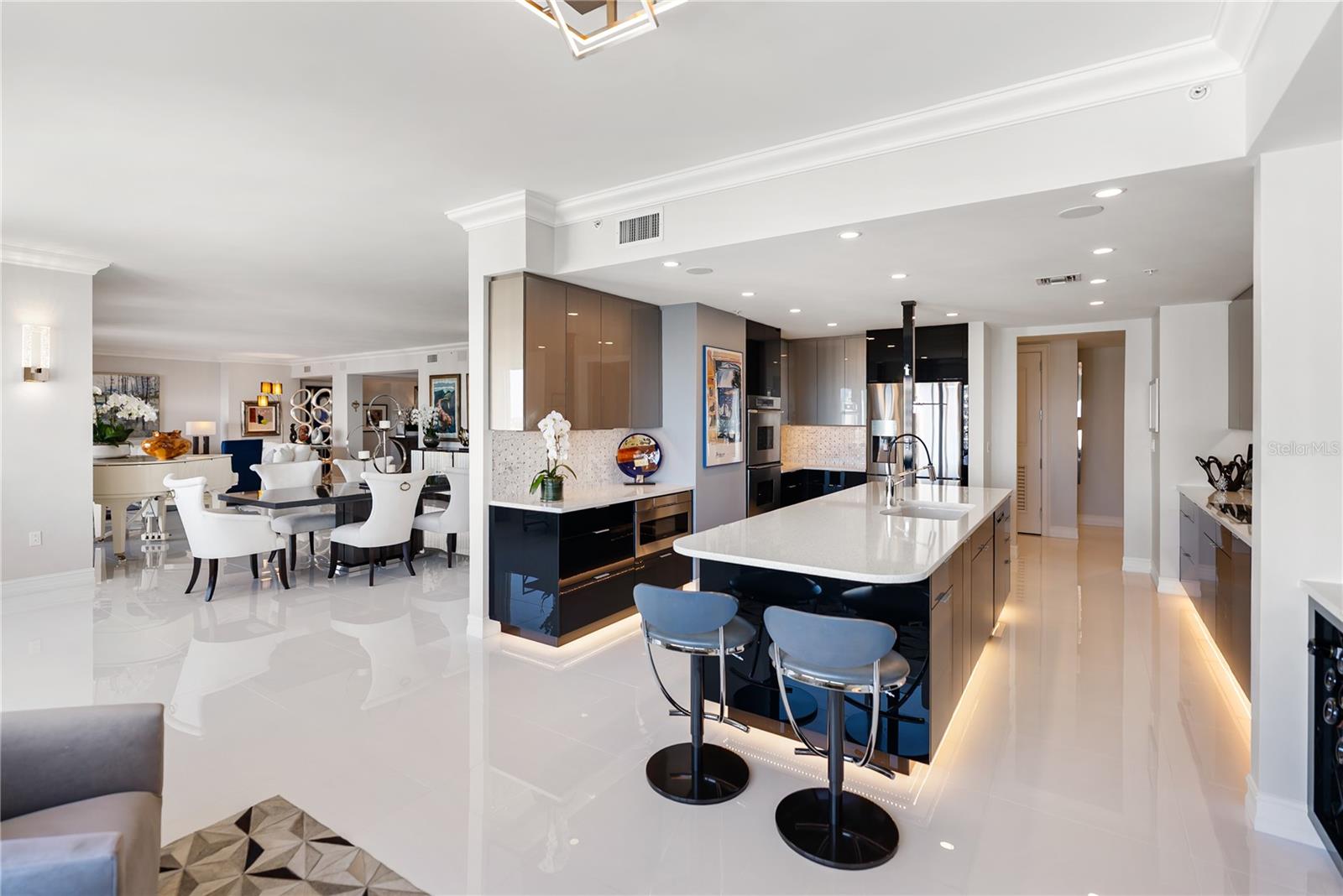 THE RESIDENCES - Residential