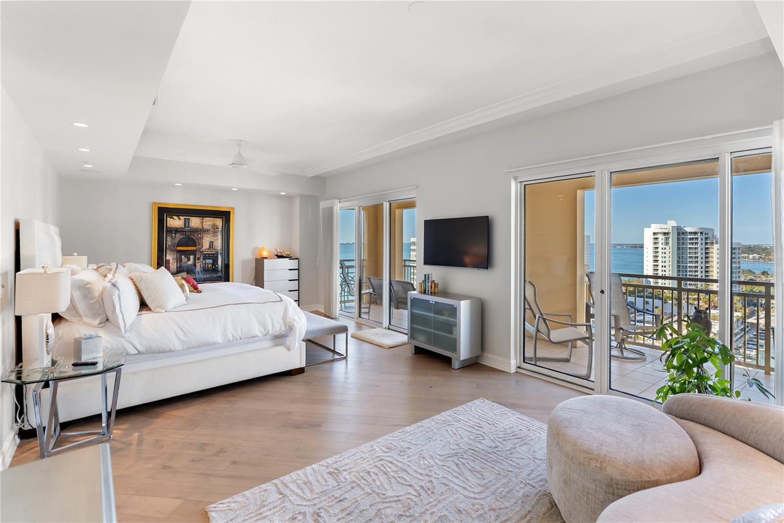 THE RESIDENCES - Residential