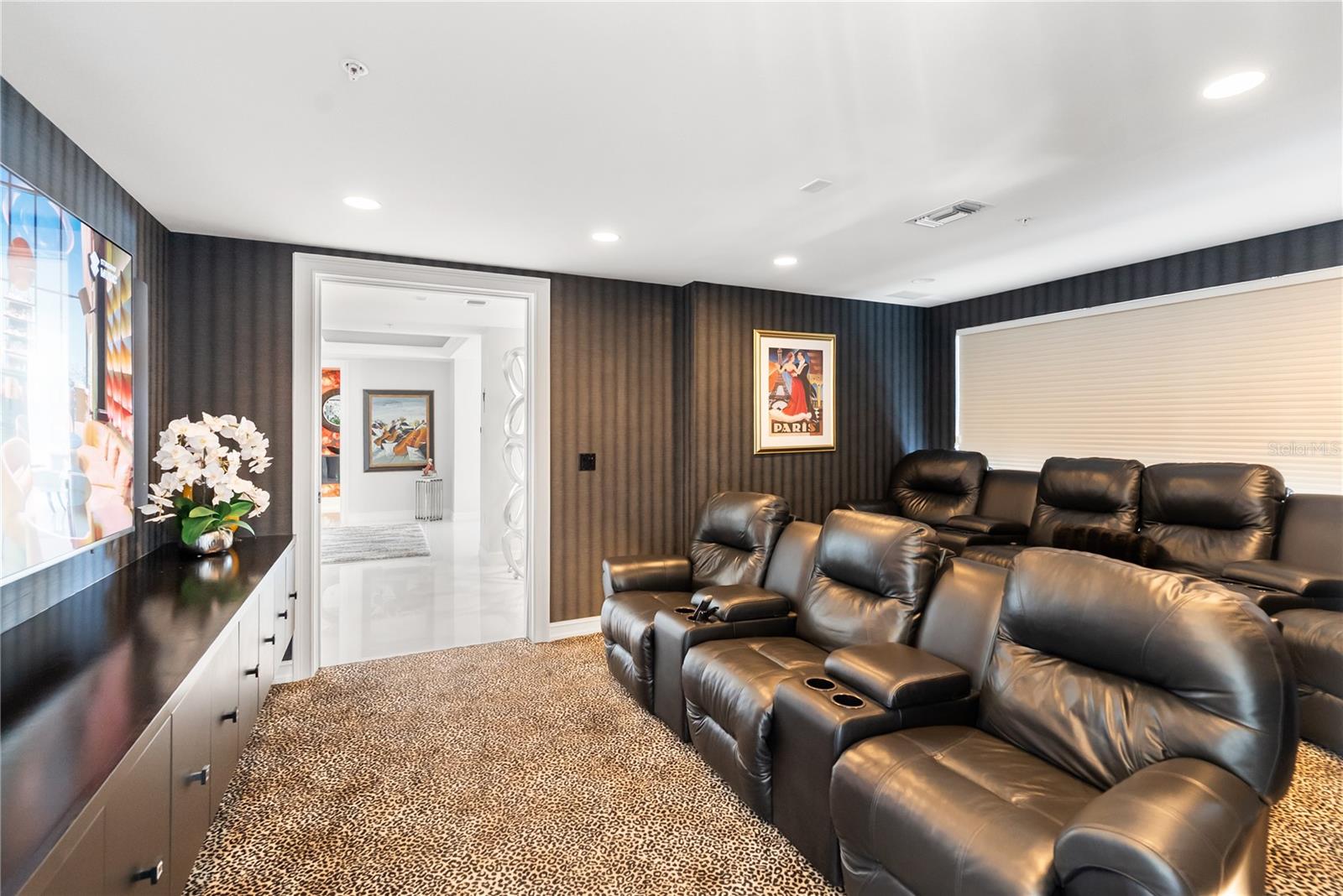 THE RESIDENCES - Residential