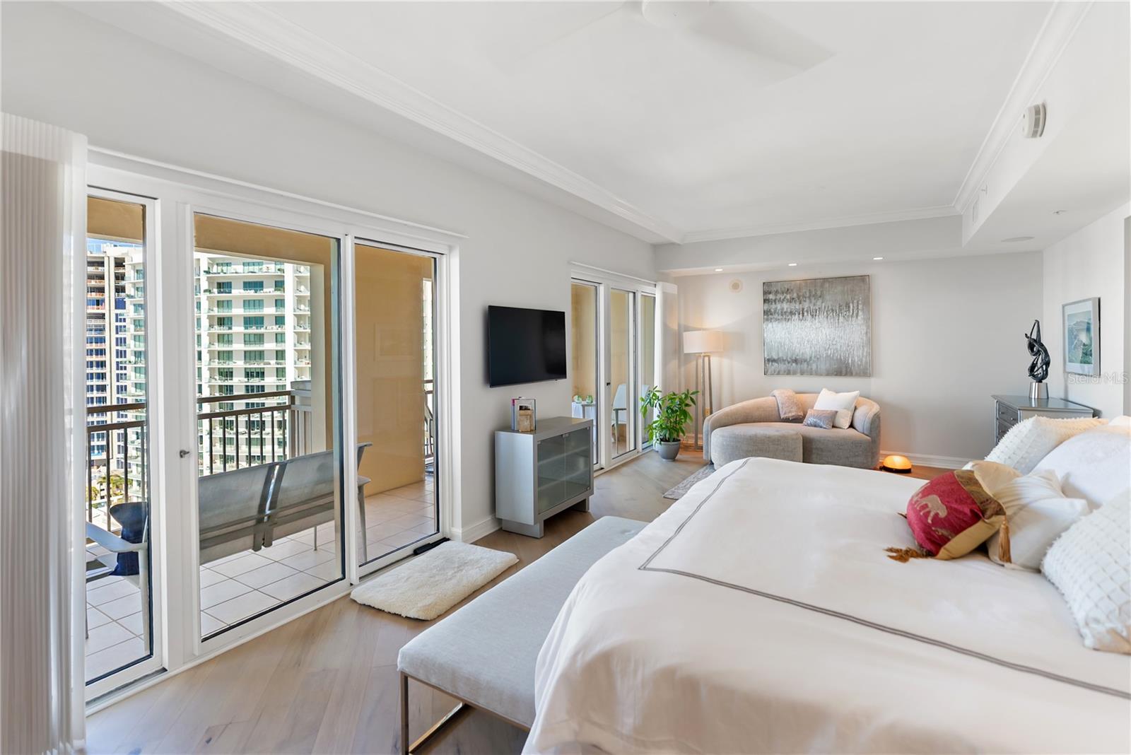 THE RESIDENCES - Residential