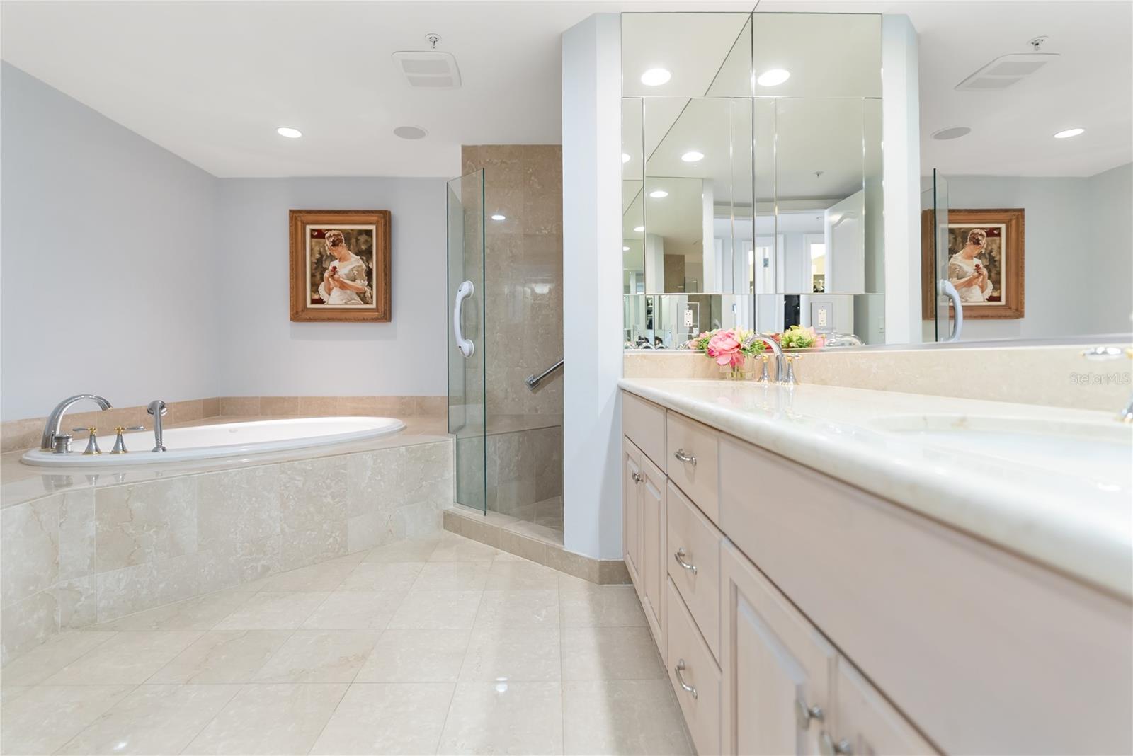 THE RESIDENCES - Residential