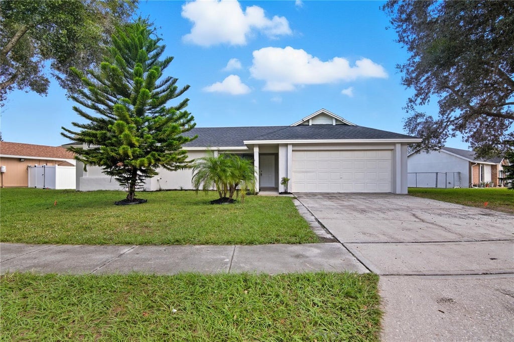 Photo of 205 Red Maple Drive, Kissimmee, FL 34744 (MLS # S5154433)