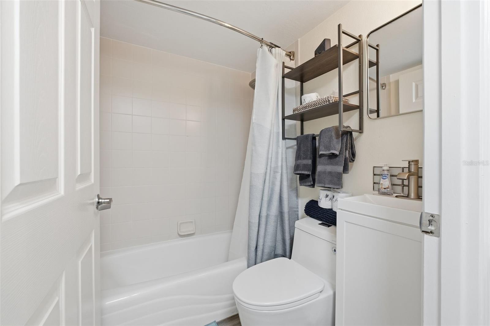 DAYTONA BCH RES&CONFERENCE CEN - Residential