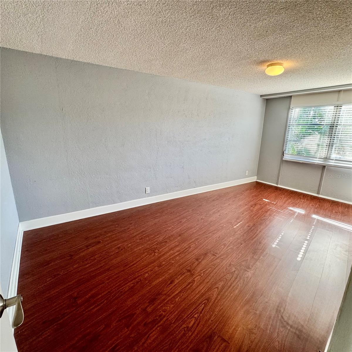 WAVE THE CONDO - Residential