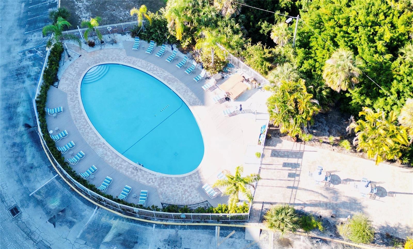 WAVE THE CONDO - Residential