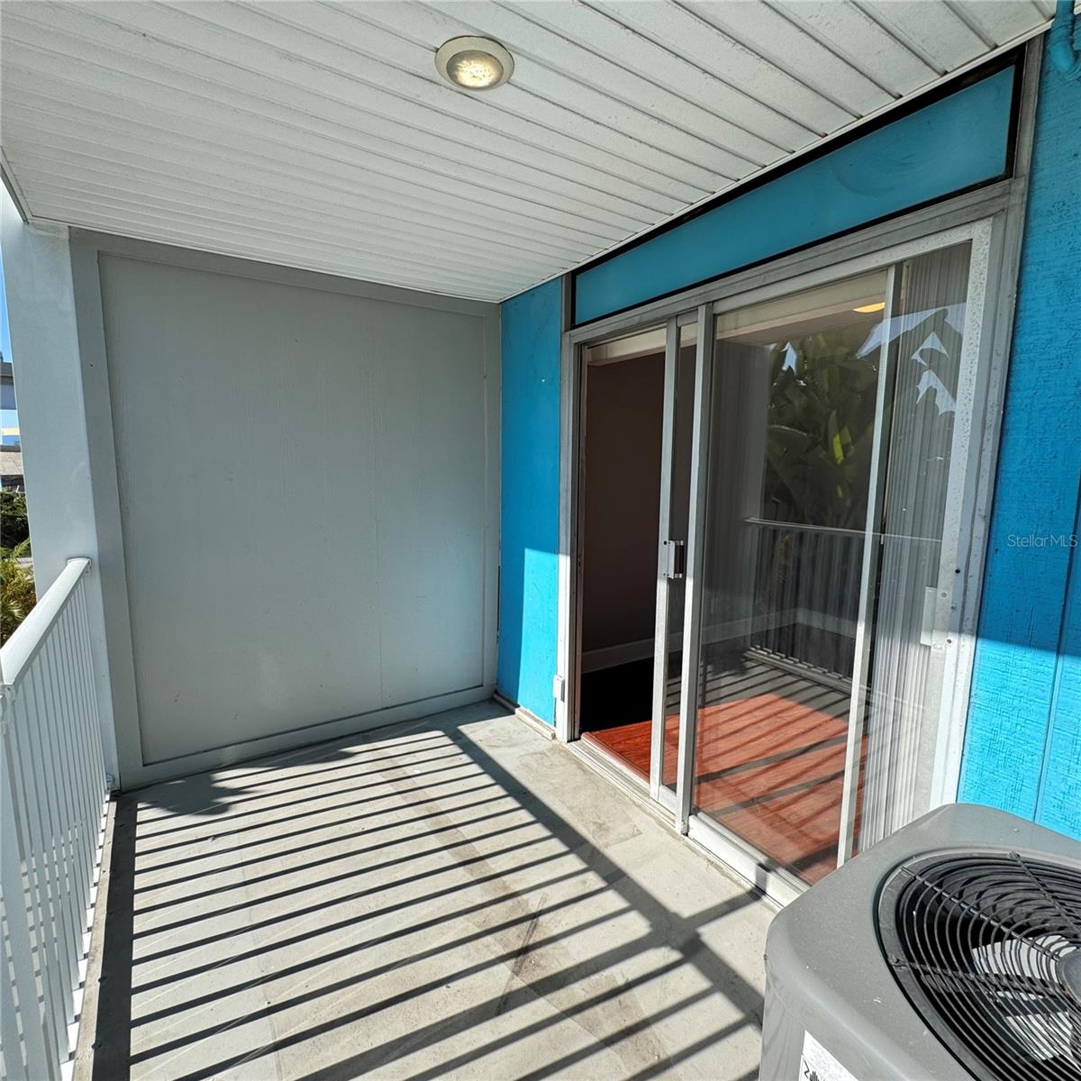 WAVE THE CONDO - Residential