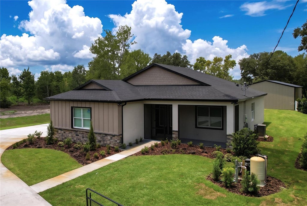 Photo of 8308 Gibson Oaks Drive, Lakeland, FL 33809 (MLS # P4939343)