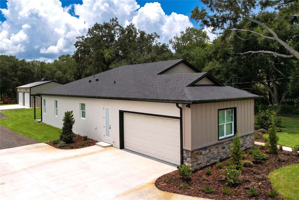 Photo of 8308 Gibson Oaks Drive, Lakeland, FL 33809 (MLS # P4939343)