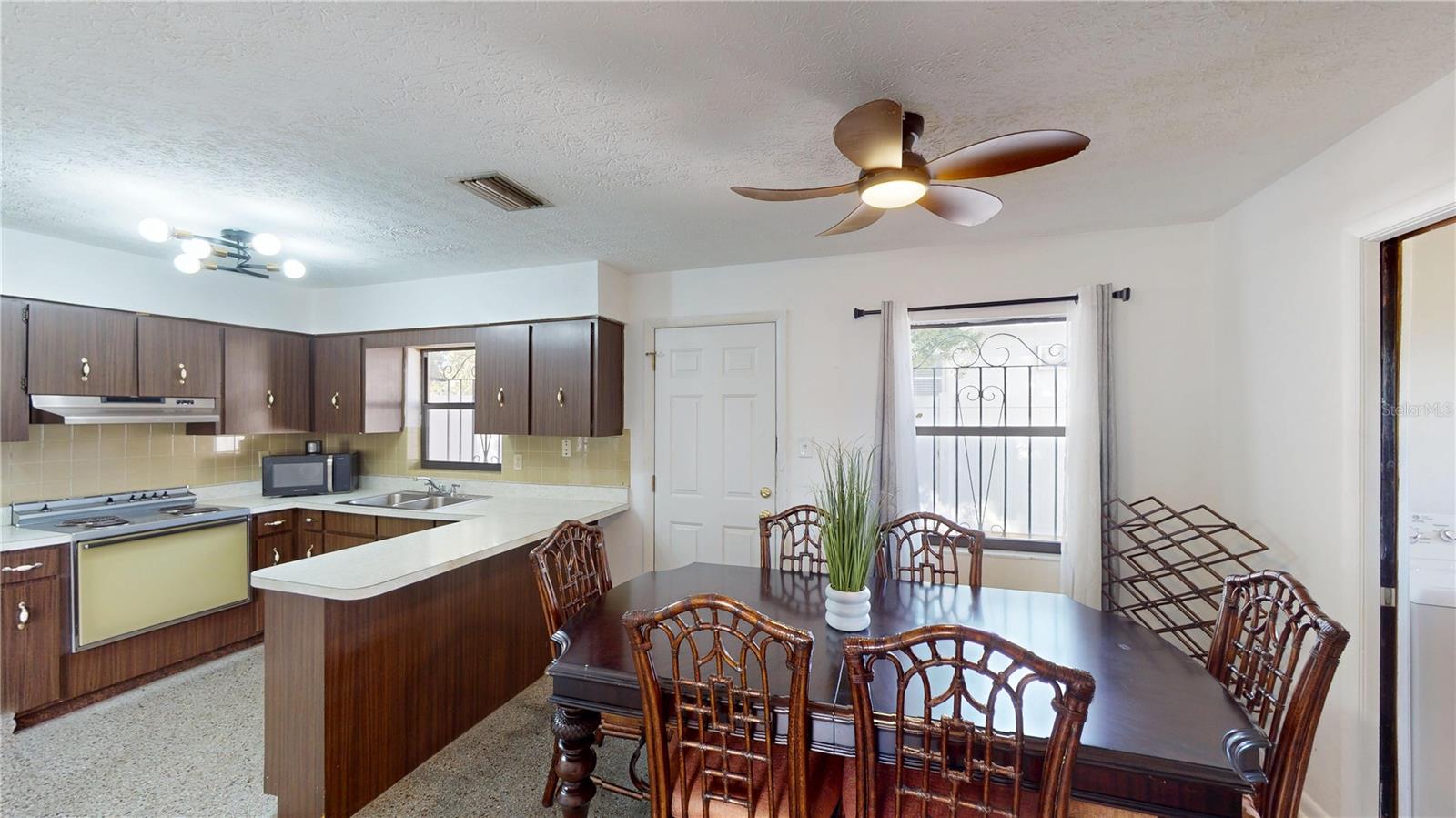 LINCOLN SUB - Residential Lease