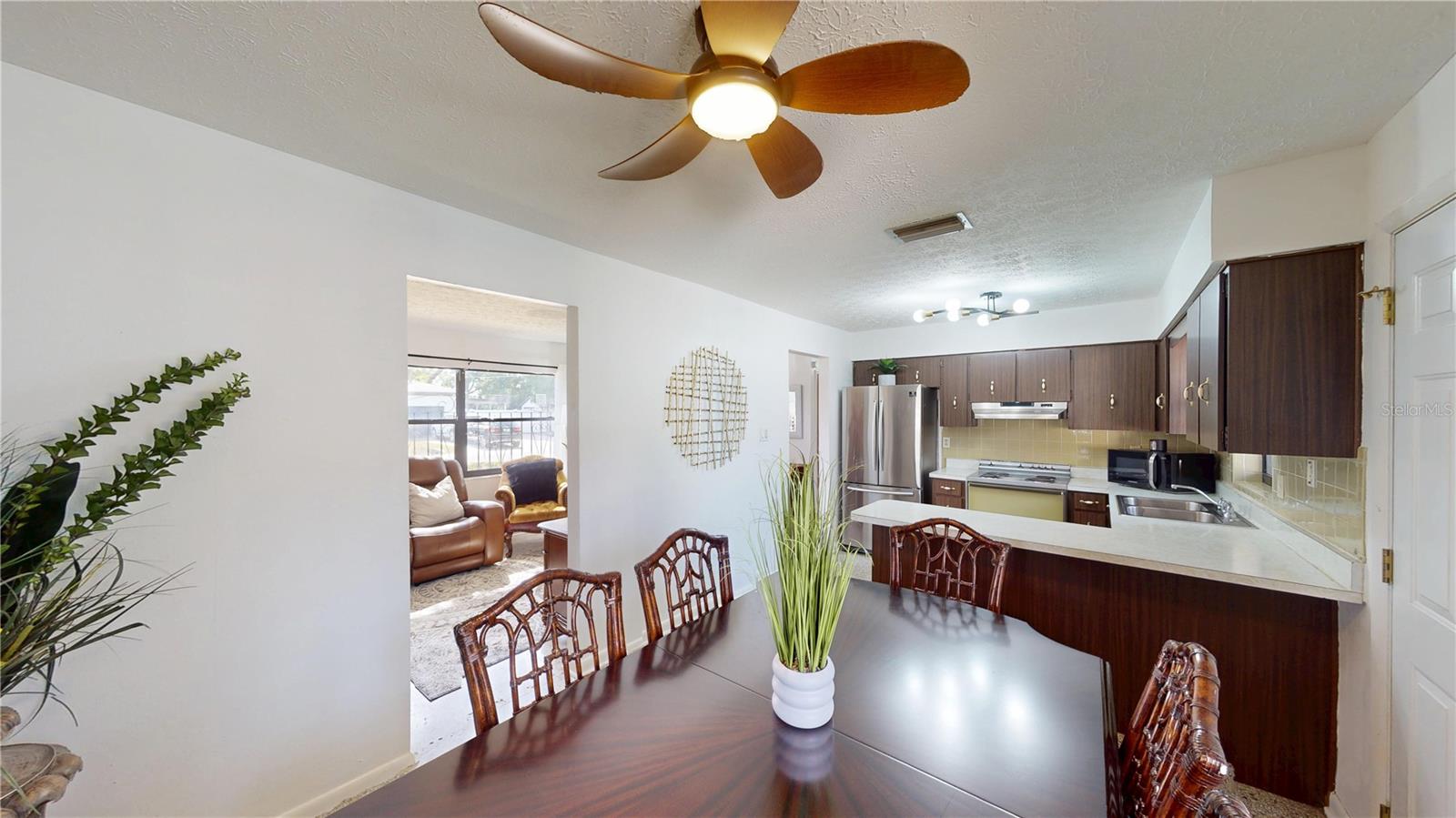 LINCOLN SUB - Residential Lease