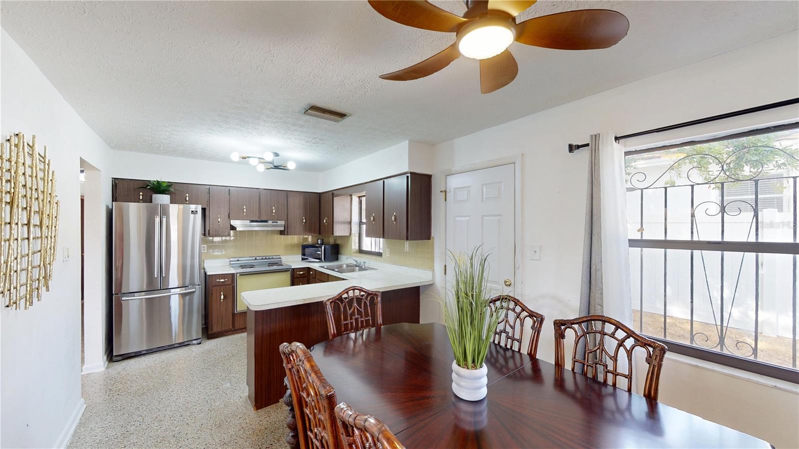 LINCOLN SUB - Residential Lease