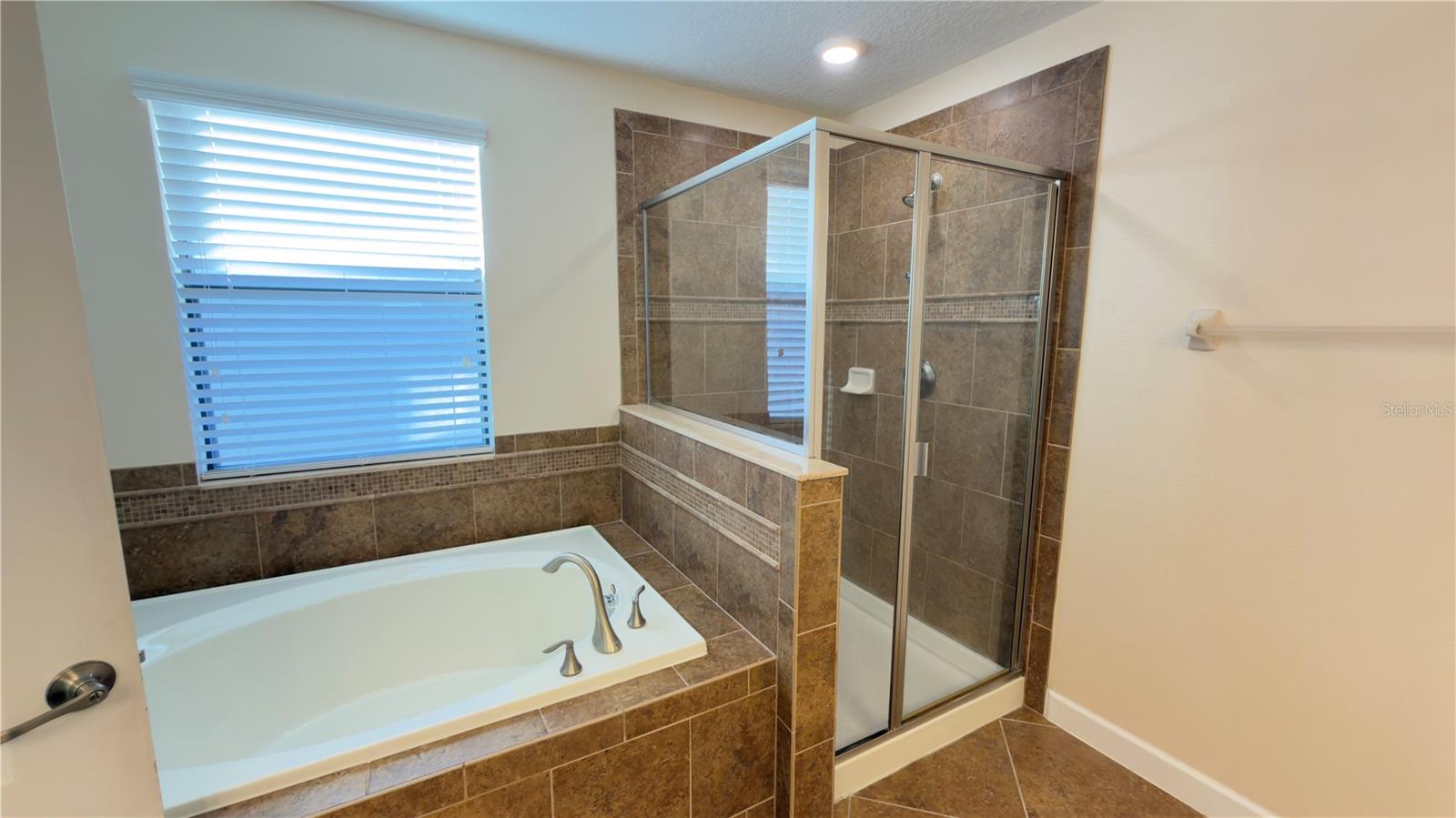 WINDERMERE SOUND - Residential Lease