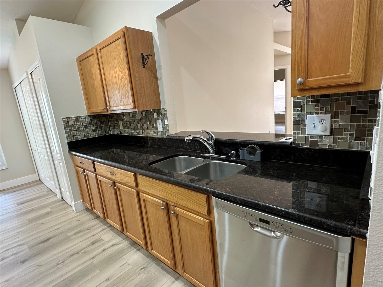 943 SUMMER BREEZE DRIVE