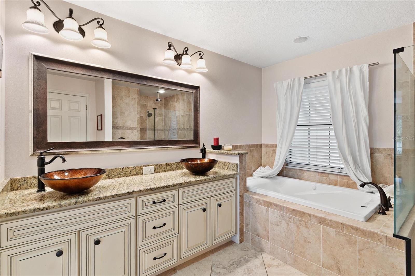 FRUITLAND PARK - Residential