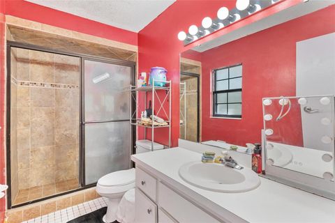 Tiny photo for 405 W Mirror Lake Drive, Fruitland Park, FL 34731 (MLS # G5108977)