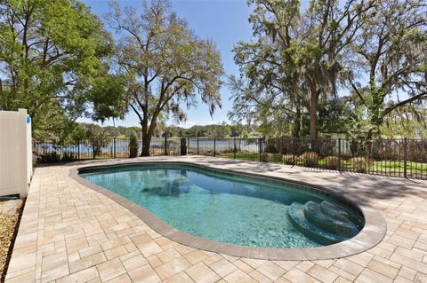 Tiny photo for 405 W Mirror Lake Drive, Fruitland Park, FL 34731 (MLS # G5108977)