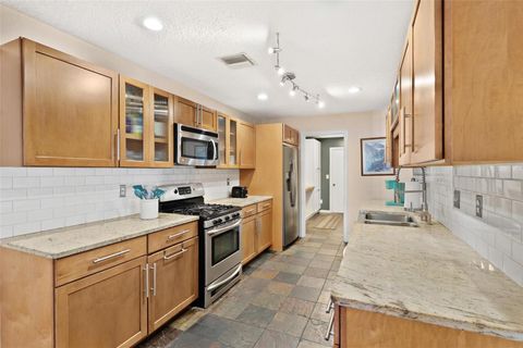 Tiny photo for 405 W Mirror Lake Drive, Fruitland Park, FL 34731 (MLS # G5108977)