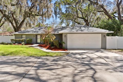Tiny photo for 405 W Mirror Lake Drive, Fruitland Park, FL 34731 (MLS # G5108977)