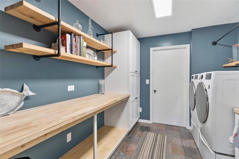 Tiny photo for 405 W Mirror Lake Drive, Fruitland Park, FL 34731 (MLS # G5108977)