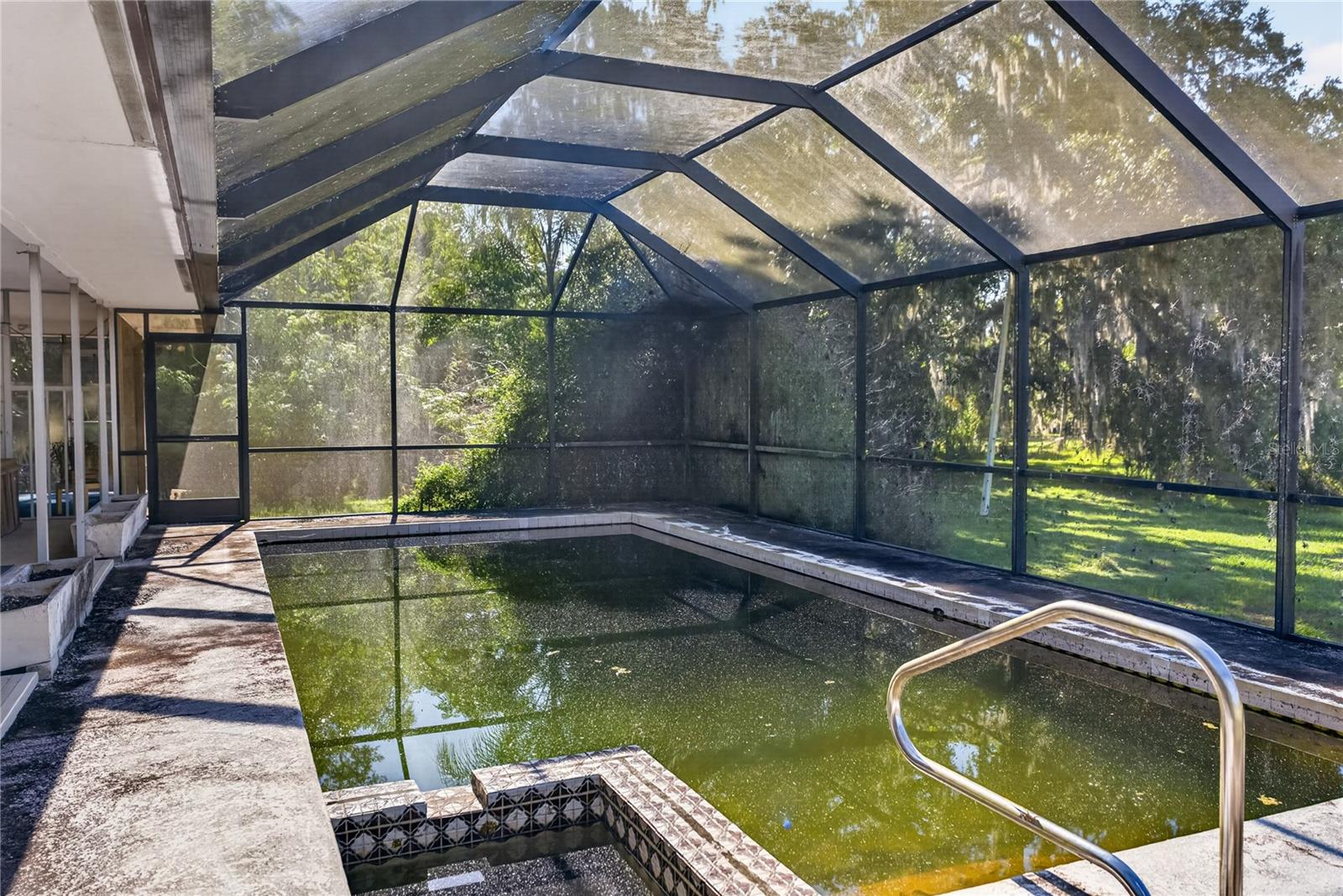 HIDDEN RIVER - Residential