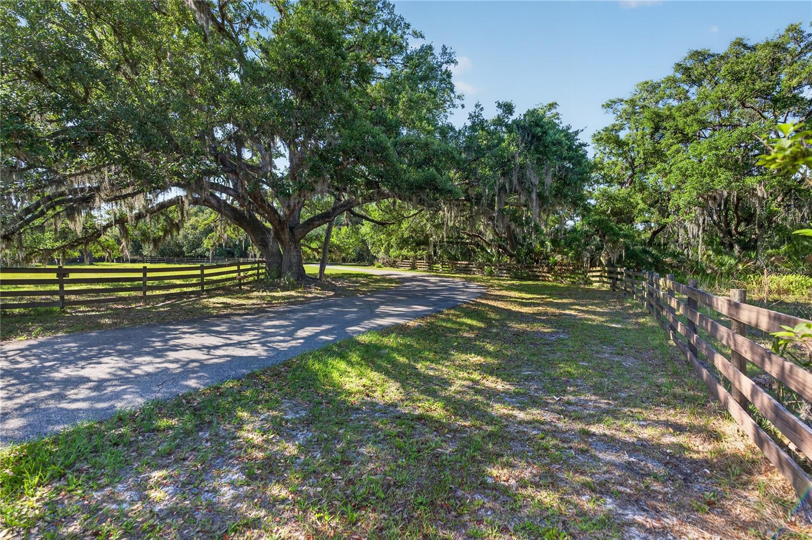 HIDDEN RIVER - Residential