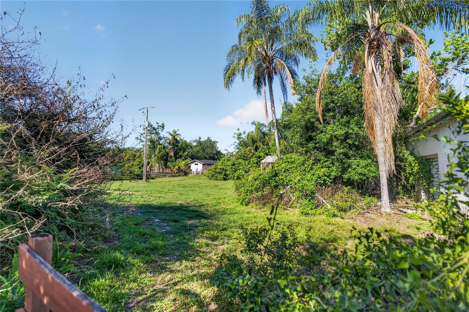 HIDDEN RIVER - Residential