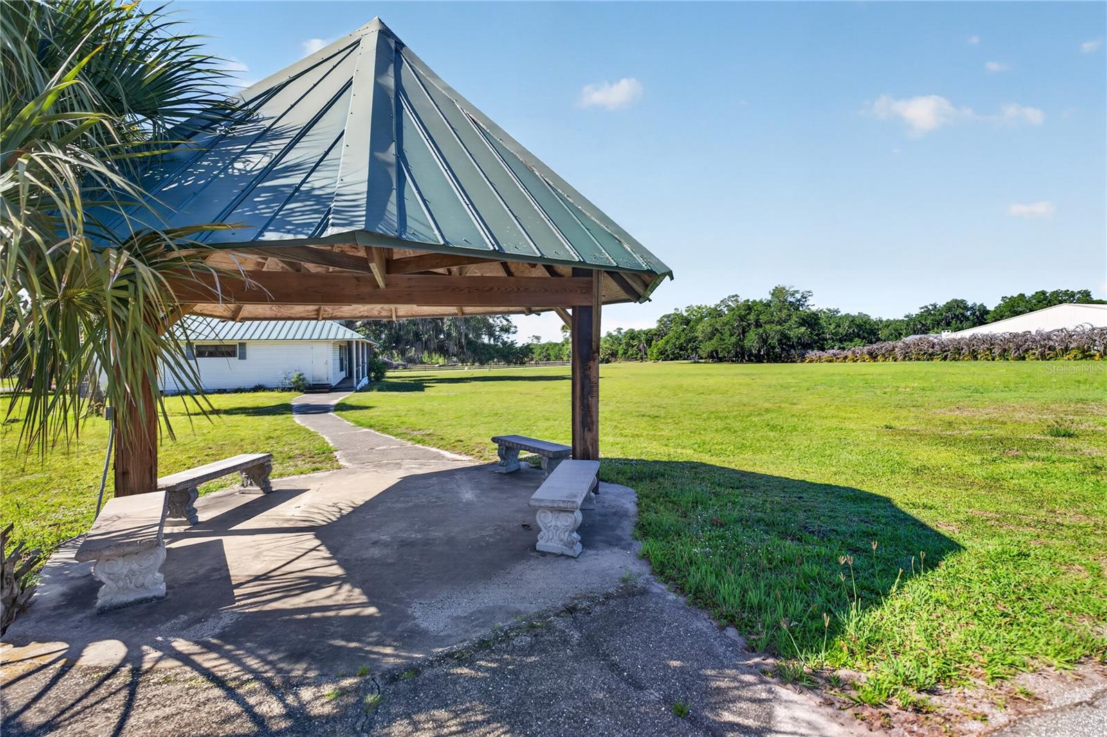 HIDDEN RIVER - Residential