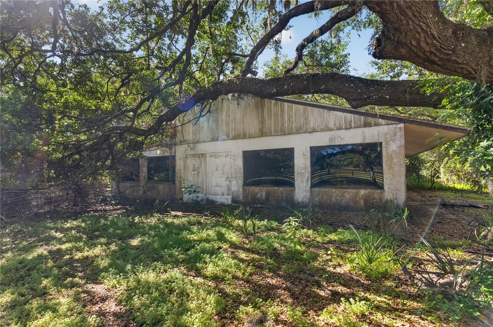 HIDDEN RIVER - Residential